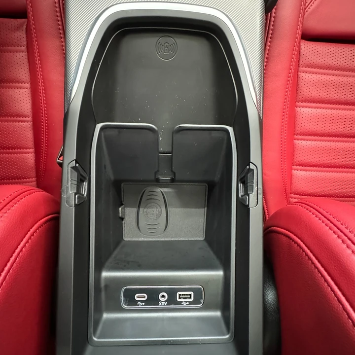 2024 Alfa Romeo Giulia - Image 13 of 20