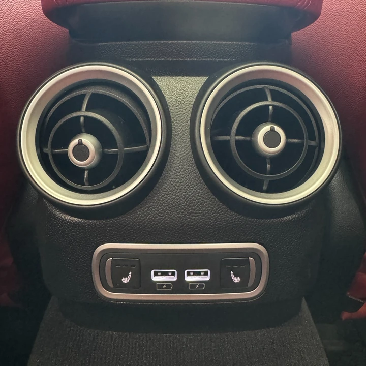 2024 Alfa Romeo Giulia - Image 14 of 20