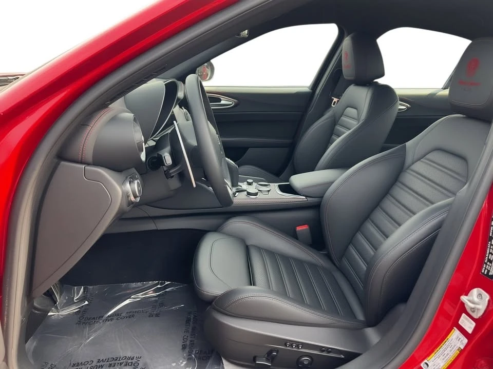 2024 Alfa Romeo Giulia - Image 5 of 20