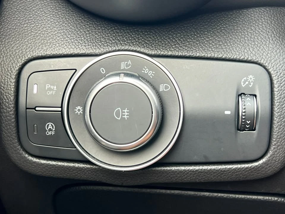 2024 Alfa Romeo Giulia - Image 17 of 20