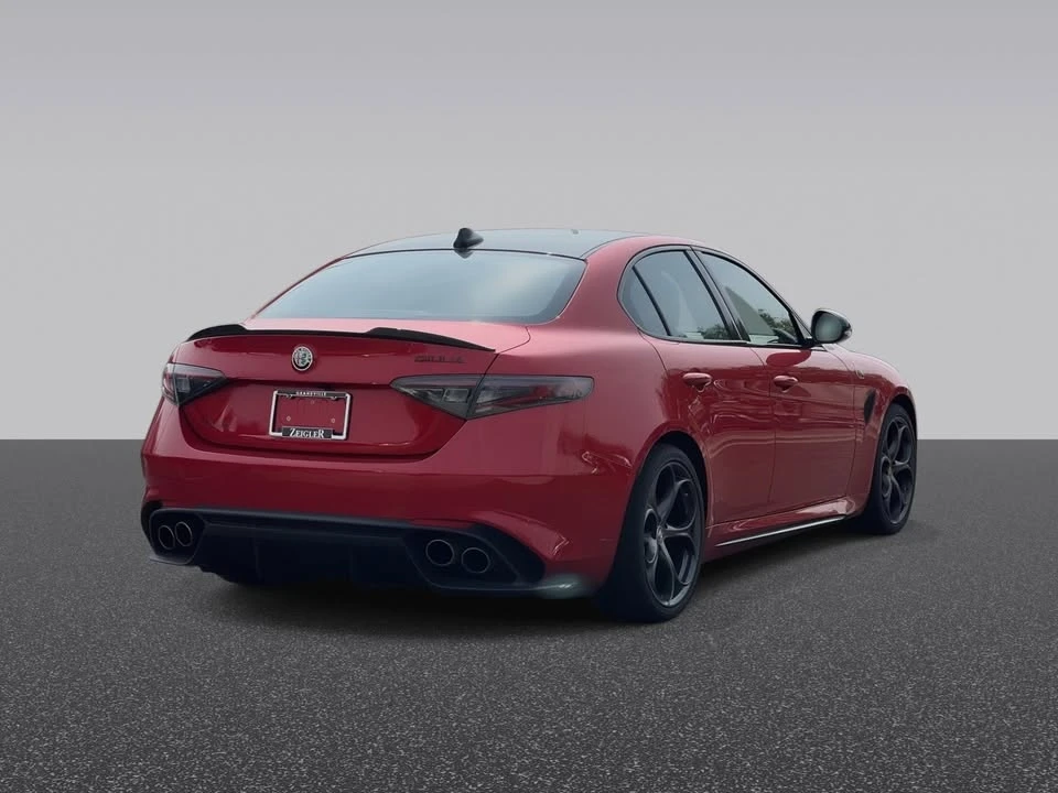 2024 Alfa Romeo Giulia - Image 2 of 20