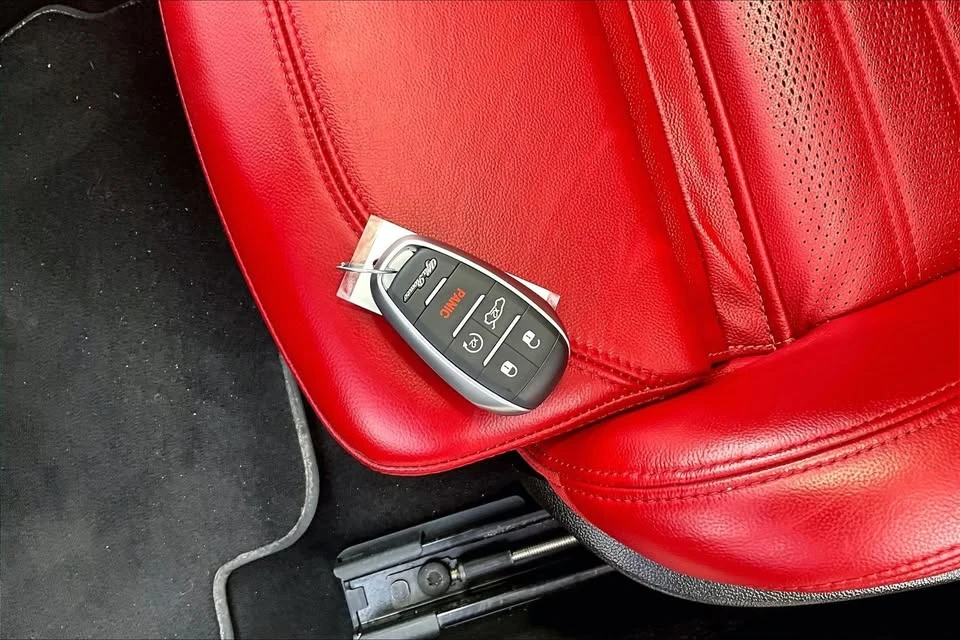 2024 Alfa Romeo Giulia - Image 10 of 18
