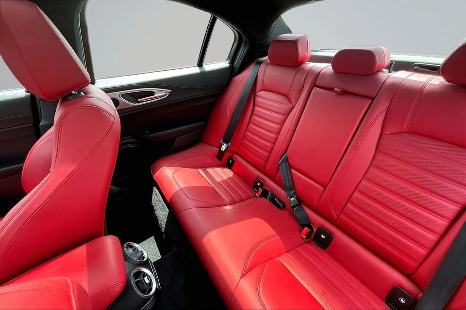 2024 Alfa Romeo Giulia - Image 18 of 18