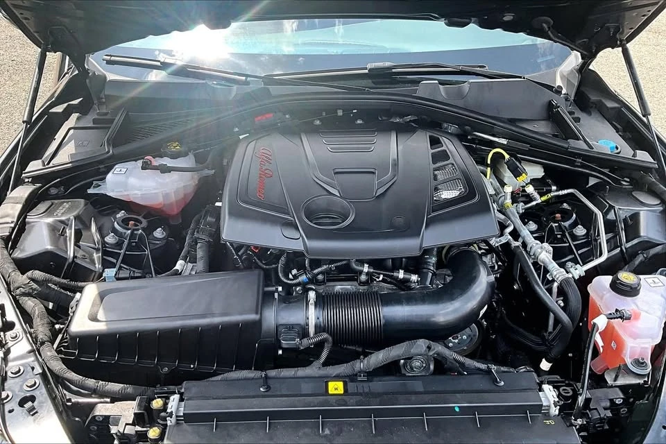 2024 Alfa Romeo Giulia - Image 9 of 18