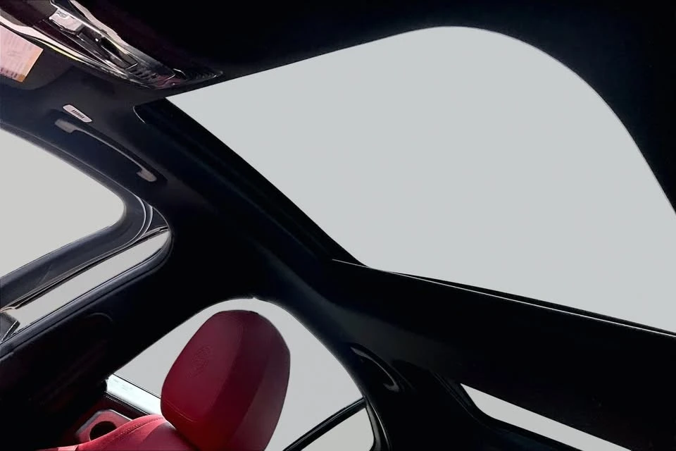 2024 Alfa Romeo Giulia - Image 13 of 18