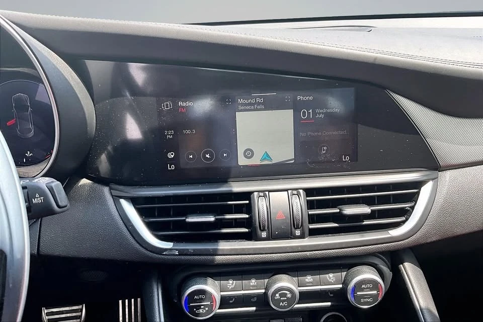 2024 Alfa Romeo Giulia - Image 6 of 18