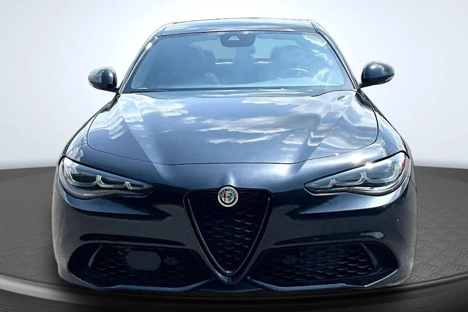 2024 Alfa Romeo Giulia - Image 3 of 18