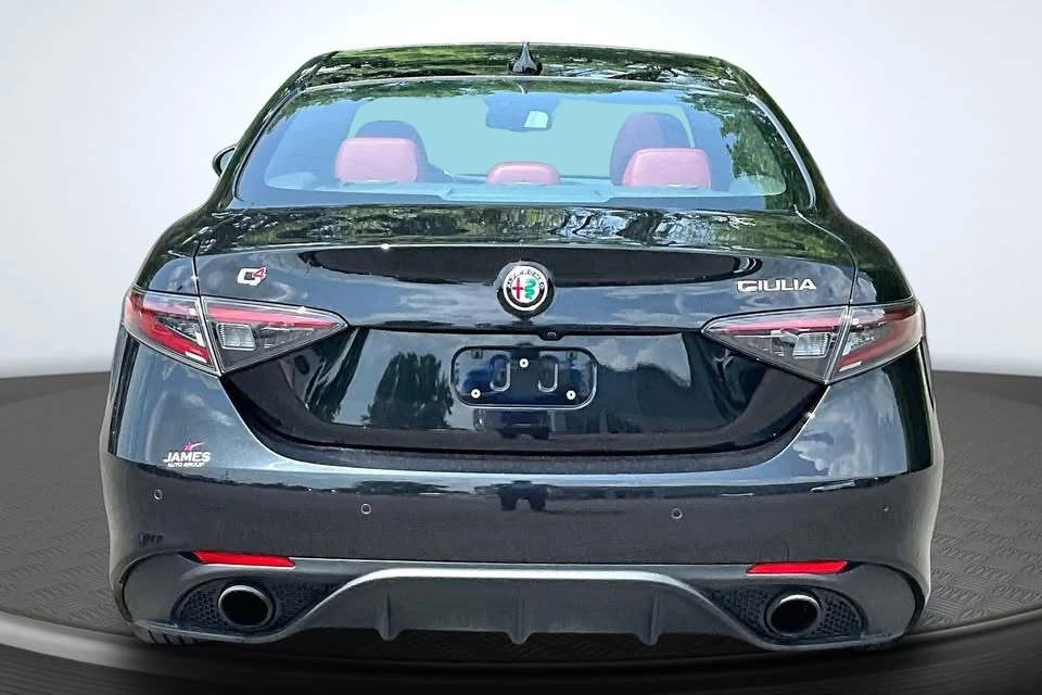 2024 Alfa Romeo Giulia - Image 4 of 18