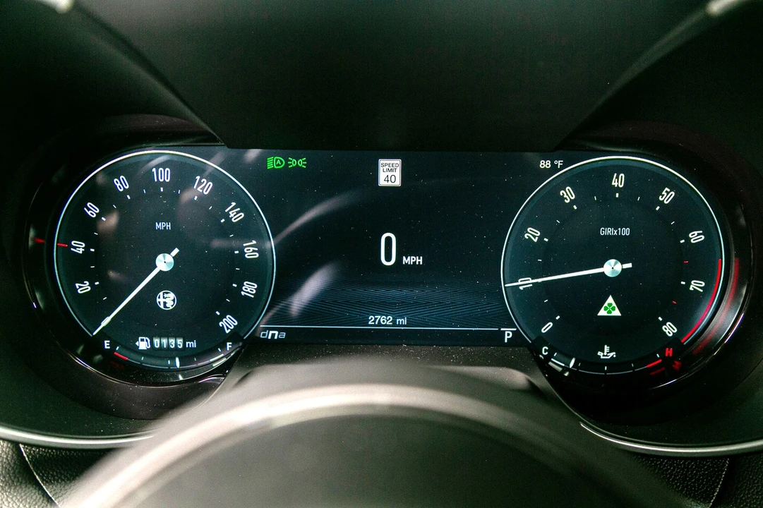 2024 Alfa Romeo Giulia Quadrifoglio - Image 15 of 31