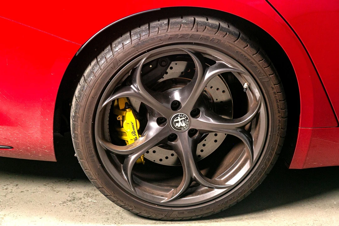 2024 Alfa Romeo Giulia Quadrifoglio - Image 20 of 31
