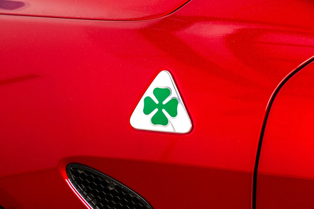 2024 Alfa Romeo Giulia Quadrifoglio - Image 19 of 31