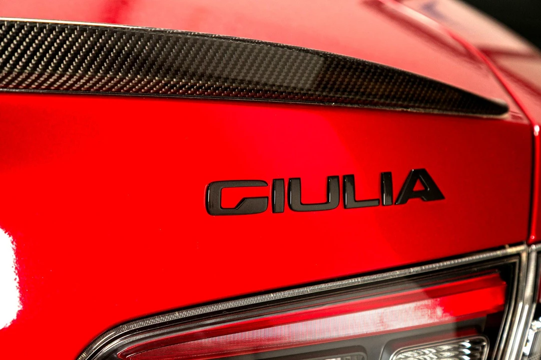 2024 Alfa Romeo Giulia Quadrifoglio - Image 28 of 31