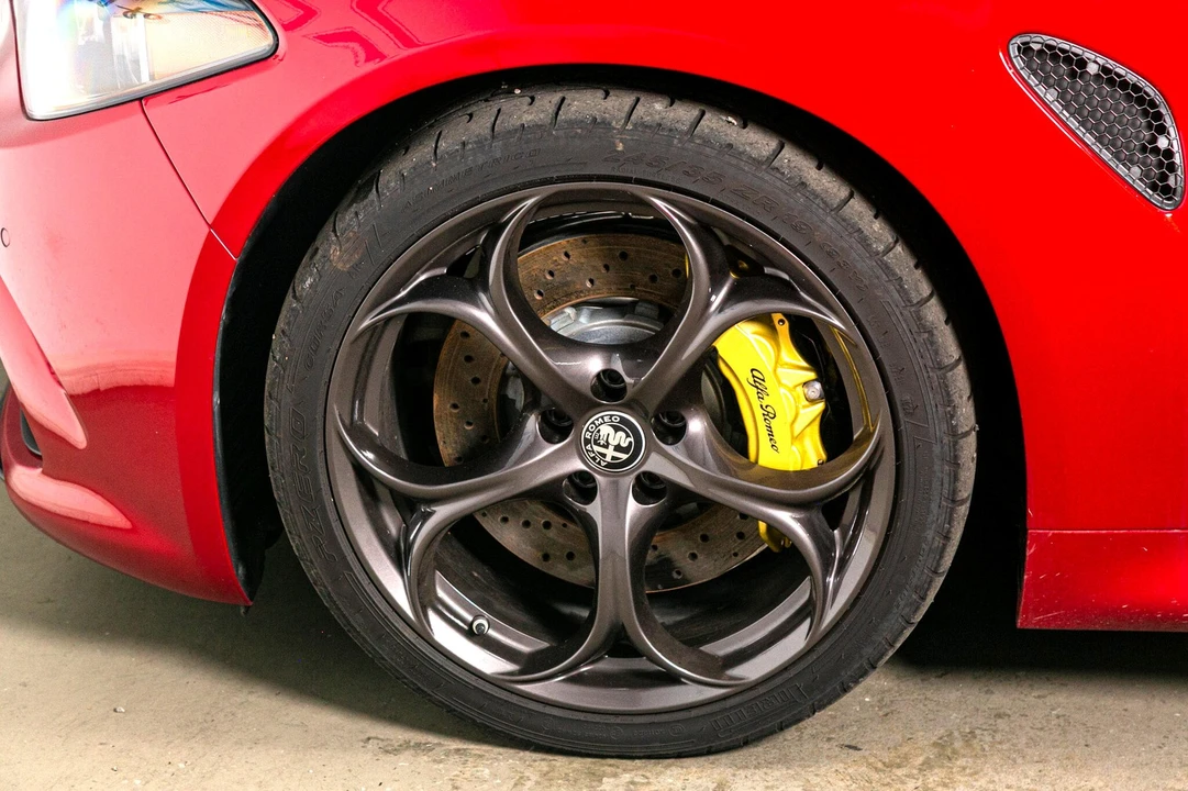 2024 Alfa Romeo Giulia Quadrifoglio - Image 18 of 31