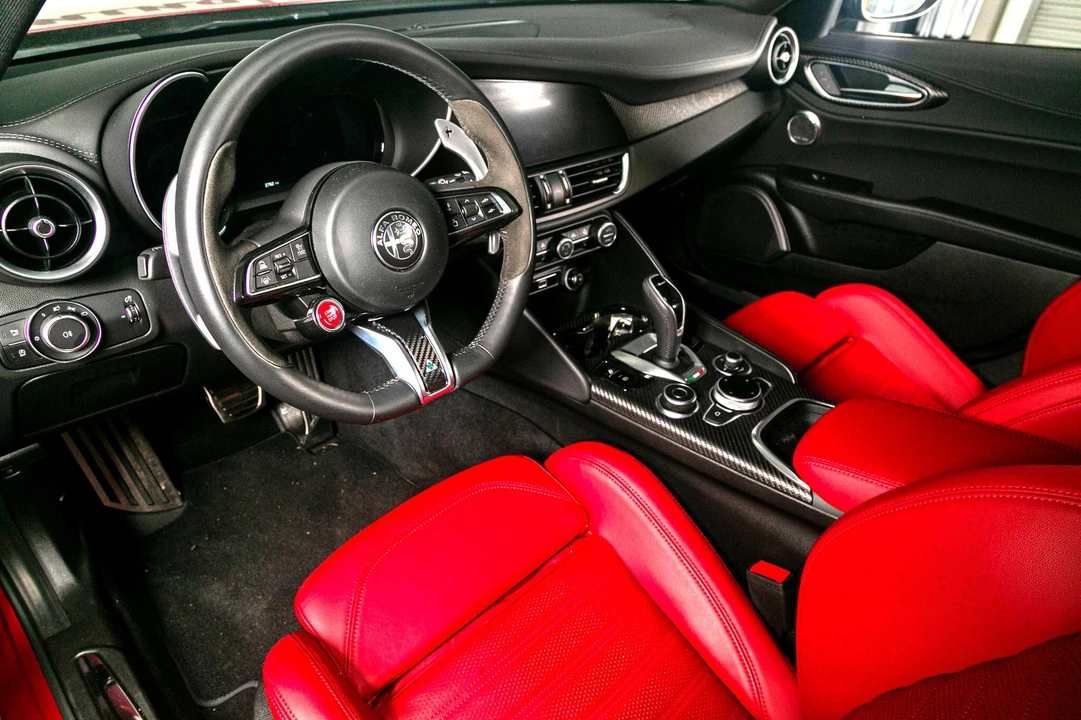 2024 Alfa Romeo Giulia Quadrifoglio - Image 8 of 31