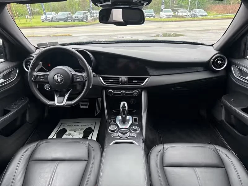 2024 Alfa Romeo Giulia - Image 11 of 20