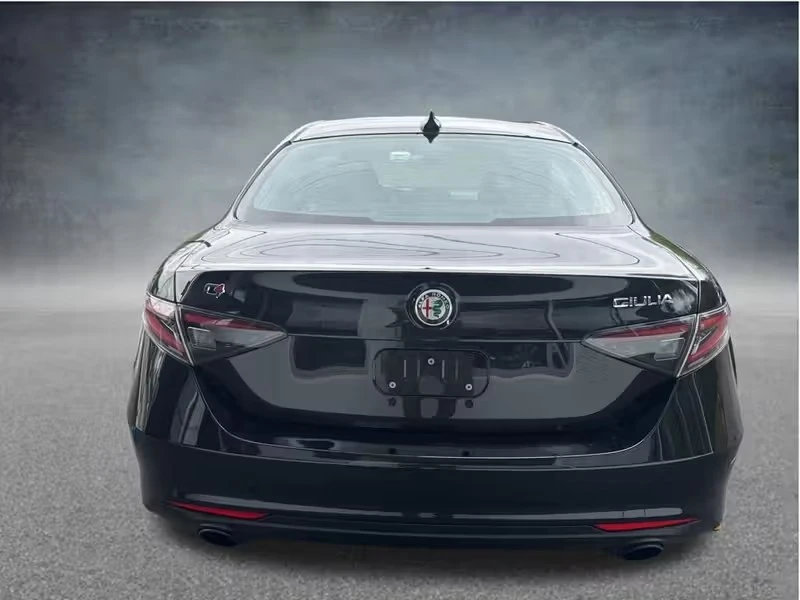 2024 Alfa Romeo Giulia - Image 4 of 20