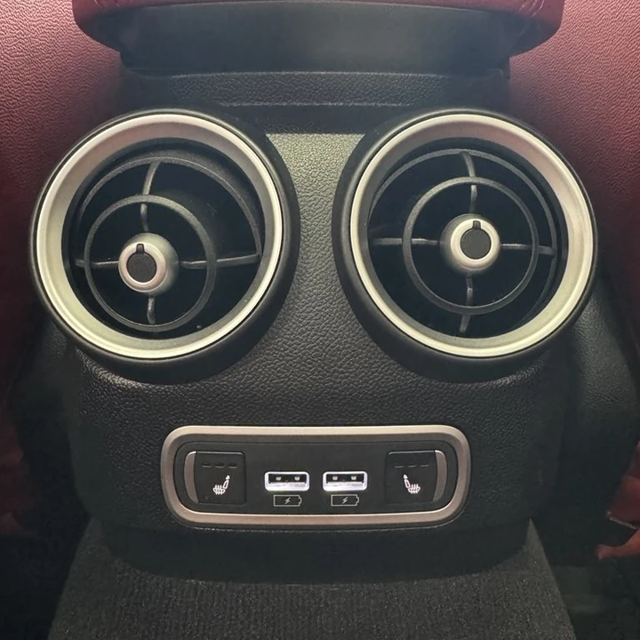 2024 Alfa Romeo Giulia - Image 14 of 20