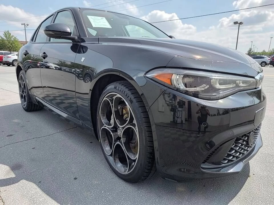 2024 Alfa Romeo Giulia - Image 20 of 20