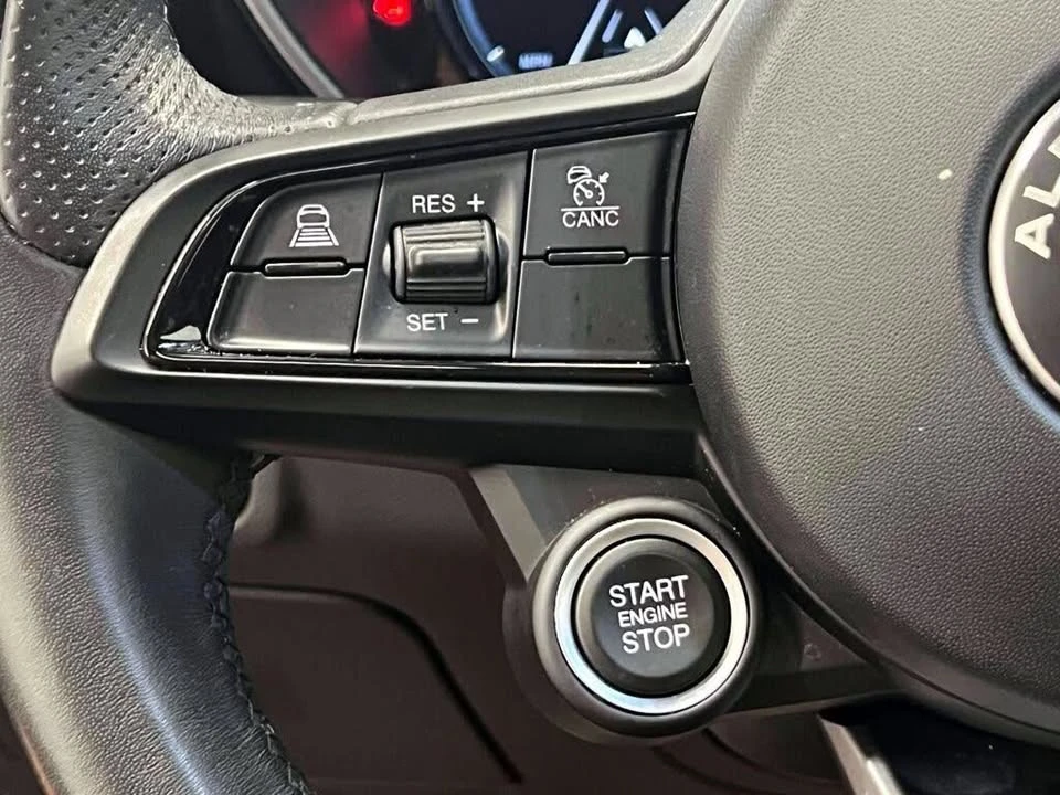 2024 Alfa Romeo Giulia - Image 18 of 20