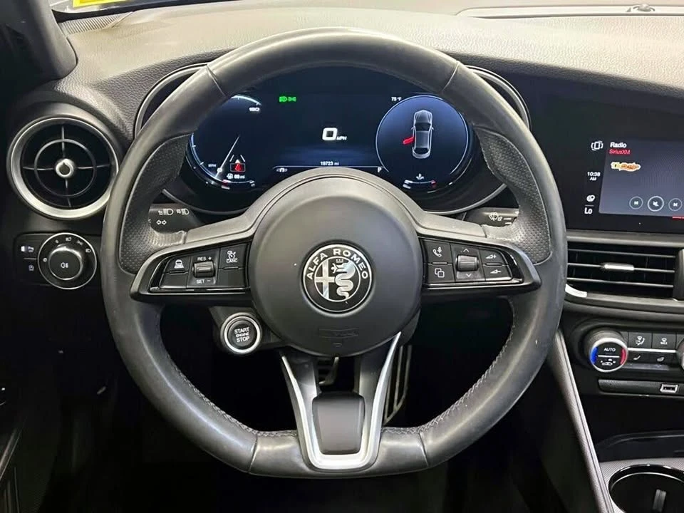 2024 Alfa Romeo Giulia - Image 10 of 20