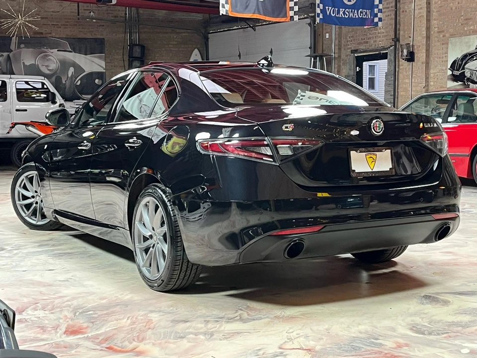 2024 Alfa Romeo Giulia - Image 6 of 21