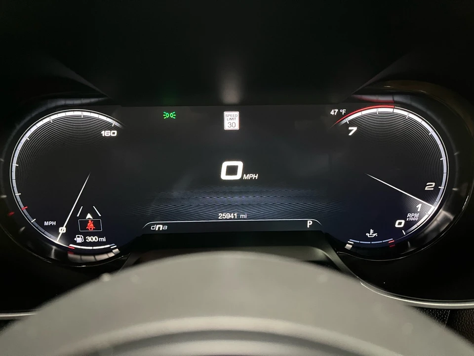 2024 Alfa Romeo Giulia - Image 13 of 21