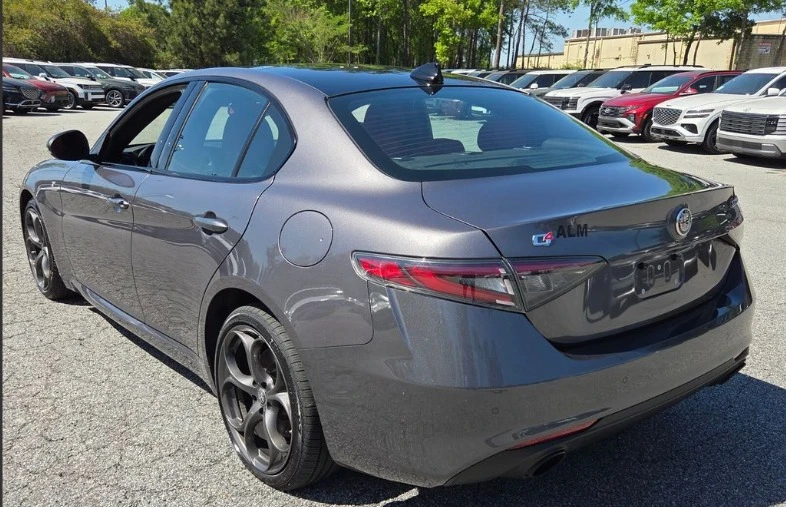 2024 Alfa Romeo Giulia - Image 6 of 12
