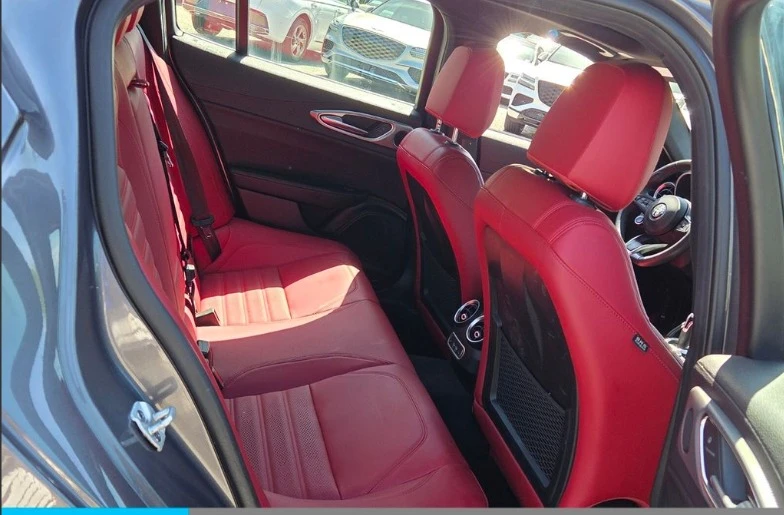 2024 Alfa Romeo Giulia - Image 12 of 12