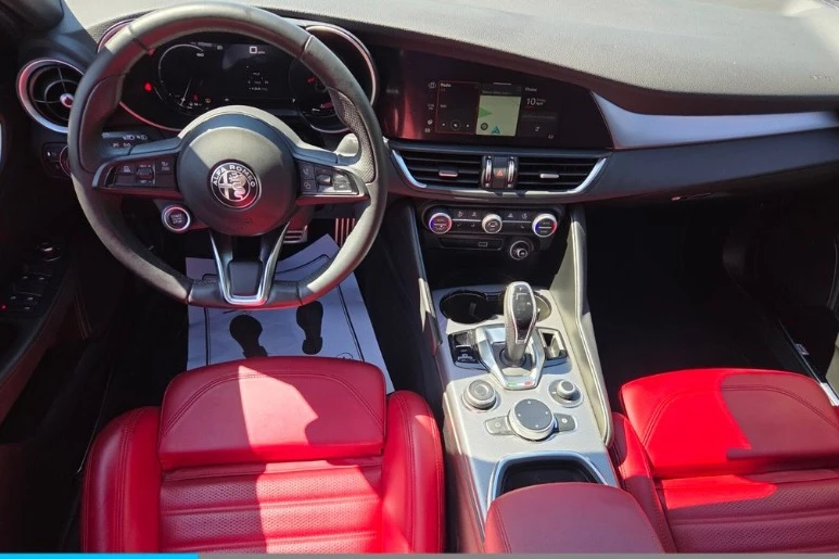 2024 Alfa Romeo Giulia - Image 8 of 12