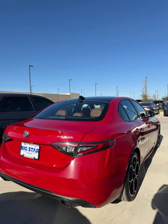 2024 Alfa Romeo Giulia - Image 3 of 3