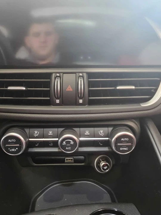 2024 Alfa Romeo Giulia - Image 7 of 11