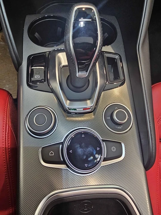 2024 Alfa Romeo Giulia - Image 8 of 11