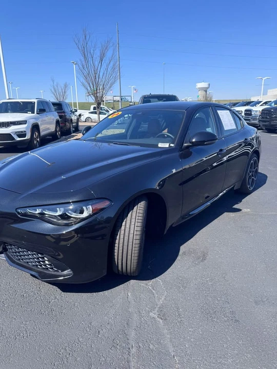 2024 Alfa Romeo Giulia - Image 7 of 16