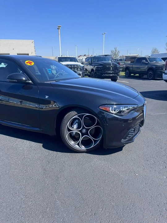 2024 Alfa Romeo Giulia - Image 2 of 16