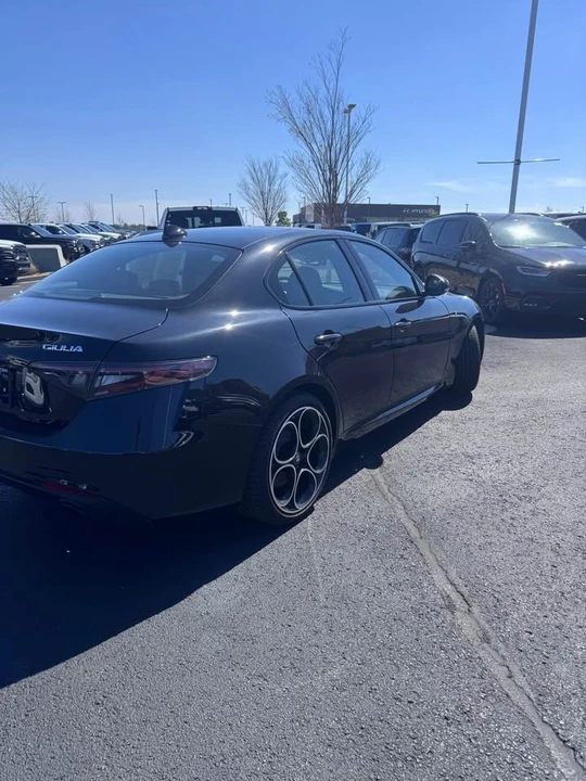 2024 Alfa Romeo Giulia - Image 4 of 16