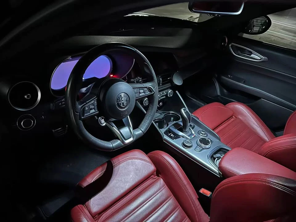 2024 Alfa Romeo Giulia - Image 5 of 5