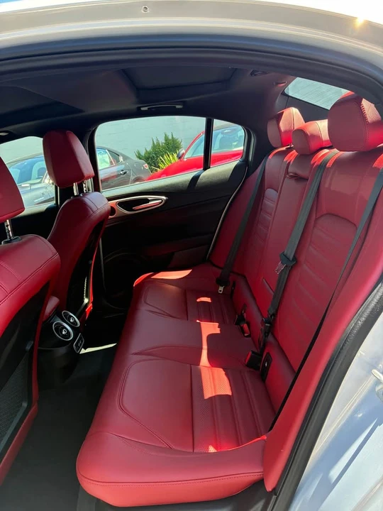 2024 Alfa Romeo Giulia - Image 11 of 13
