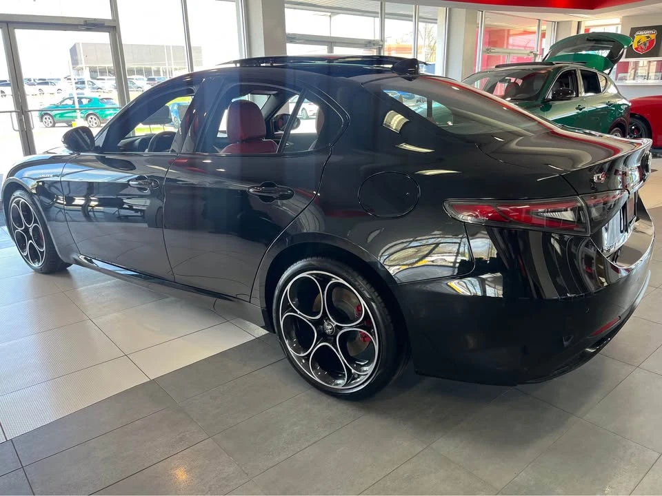 2024 Alfa Romeo Giulia - Image 7 of 20