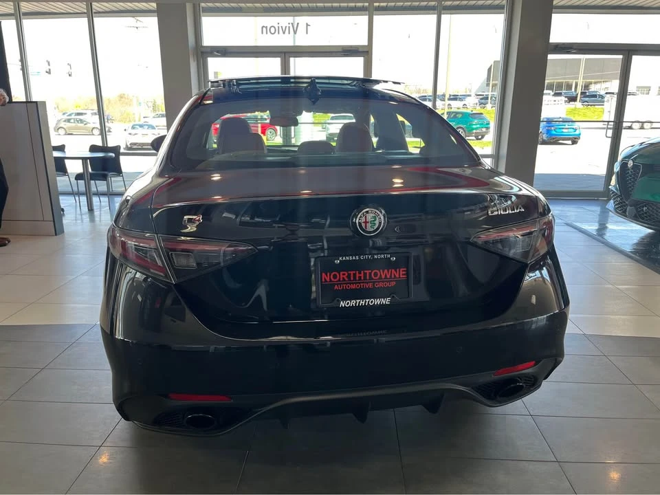 2024 Alfa Romeo Giulia - Image 6 of 20