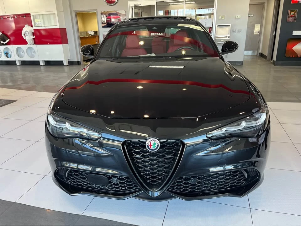 2024 Alfa Romeo Giulia - Image 3 of 20