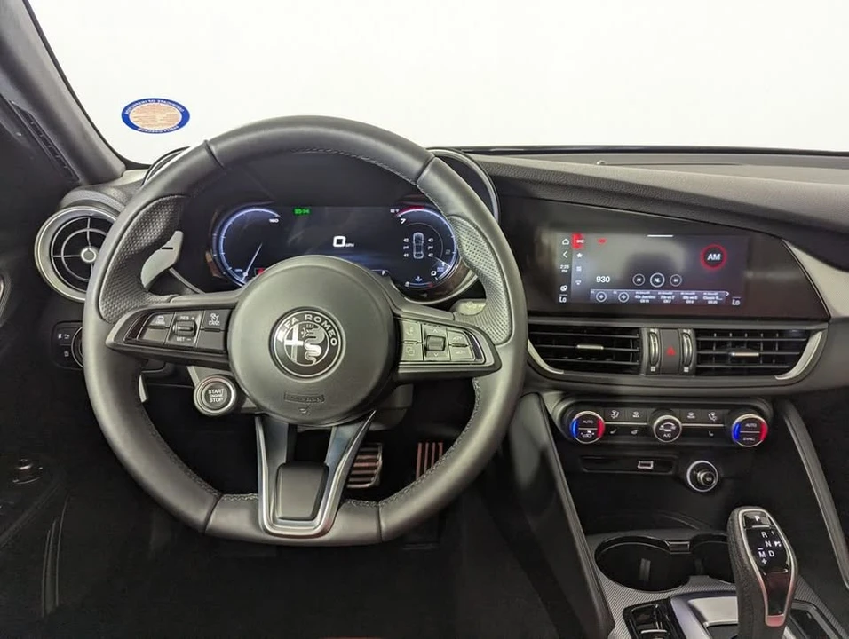 2024 Alfa Romeo Giulia - Image 6 of 20