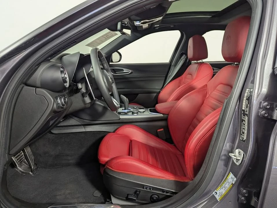 2024 Alfa Romeo Giulia - Image 4 of 20