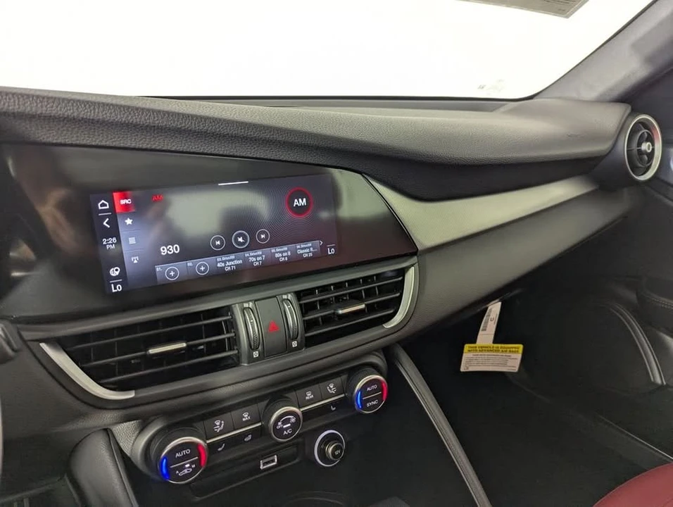 2024 Alfa Romeo Giulia - Image 7 of 20
