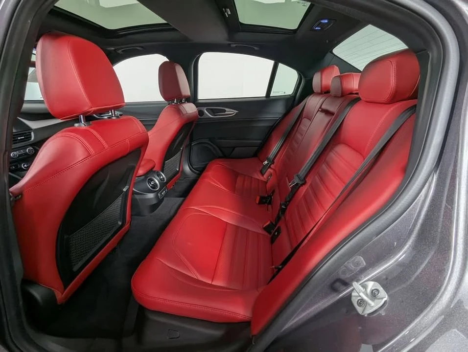 2024 Alfa Romeo Giulia - Image 14 of 20