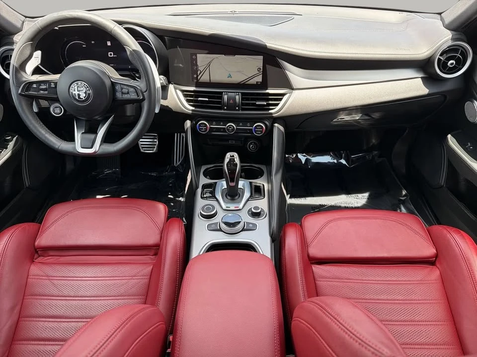 2024 Alfa Romeo Giulia - Image 8 of 10