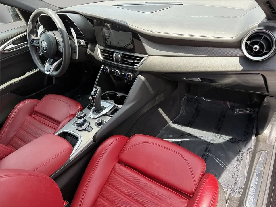 2024 Alfa Romeo Giulia - Image 7 of 10