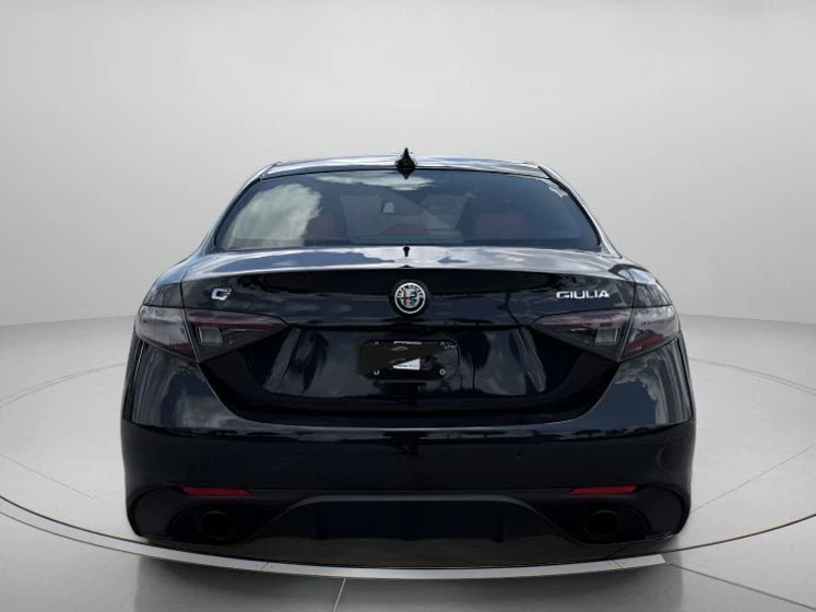 2024 Alfa Romeo Giulia - Image 3 of 10