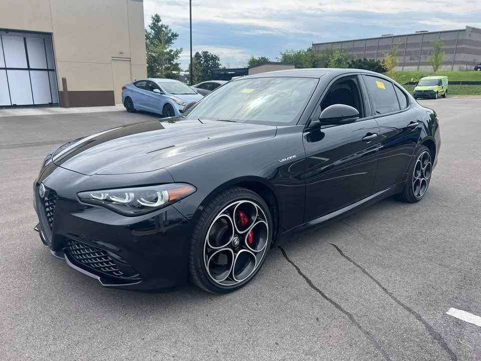 2024 Alfa Romeo Giulia - Image 3 of 20