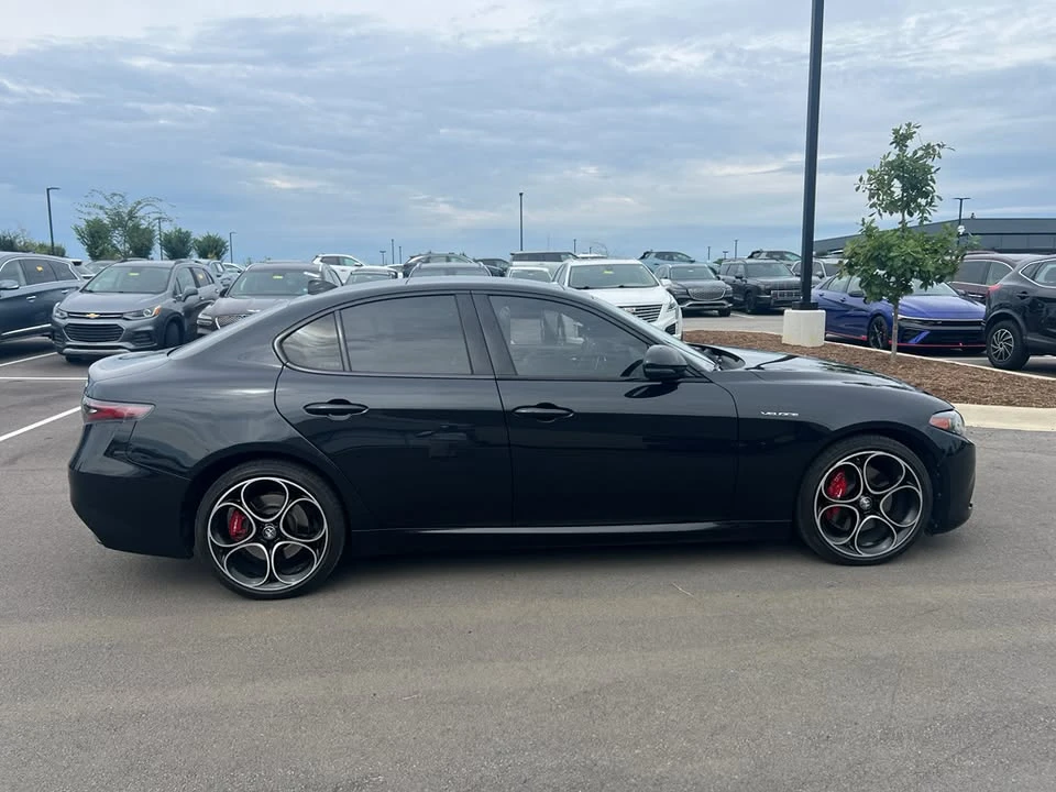 2024 Alfa Romeo Giulia - Image 12 of 20