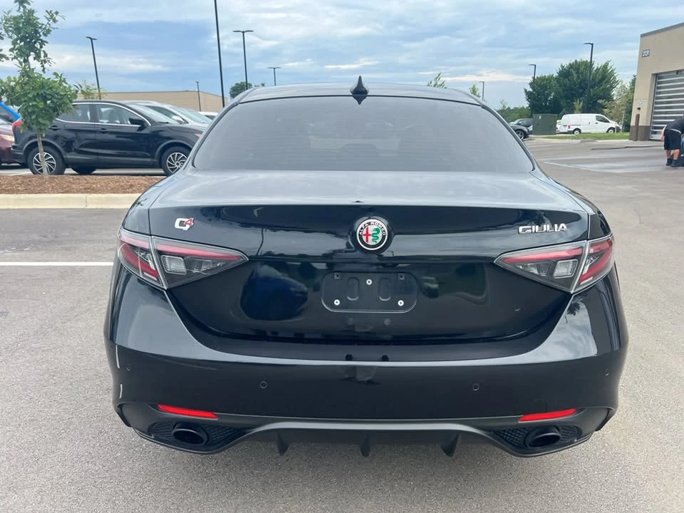 2024 Alfa Romeo Giulia - Image 10 of 20